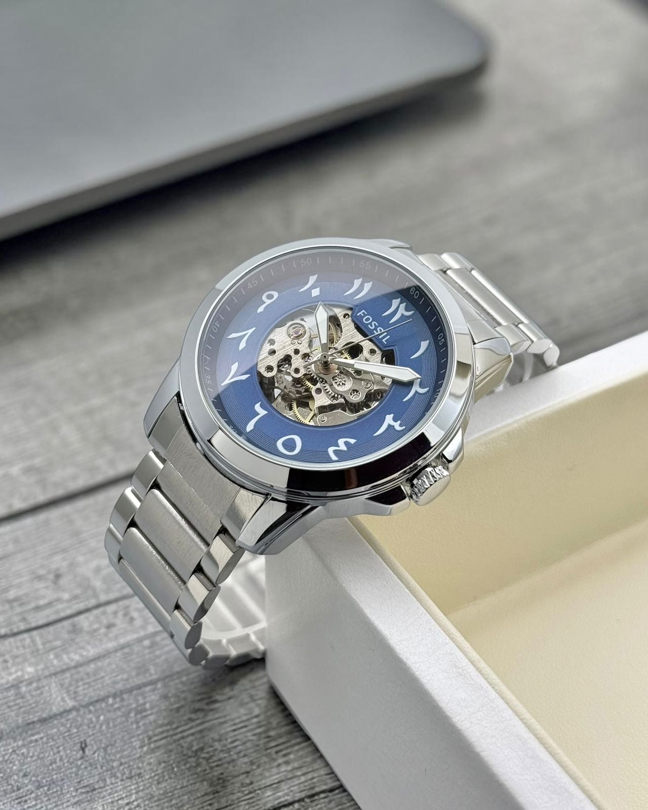 fashion is FOSSIL