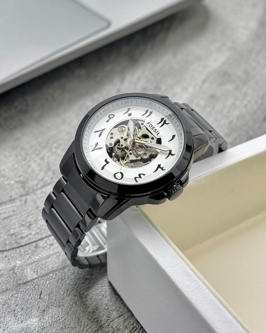 fashion is FOSSIL